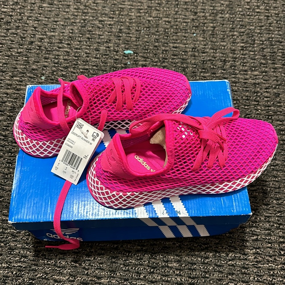 Adidas - Picture 4 of 5